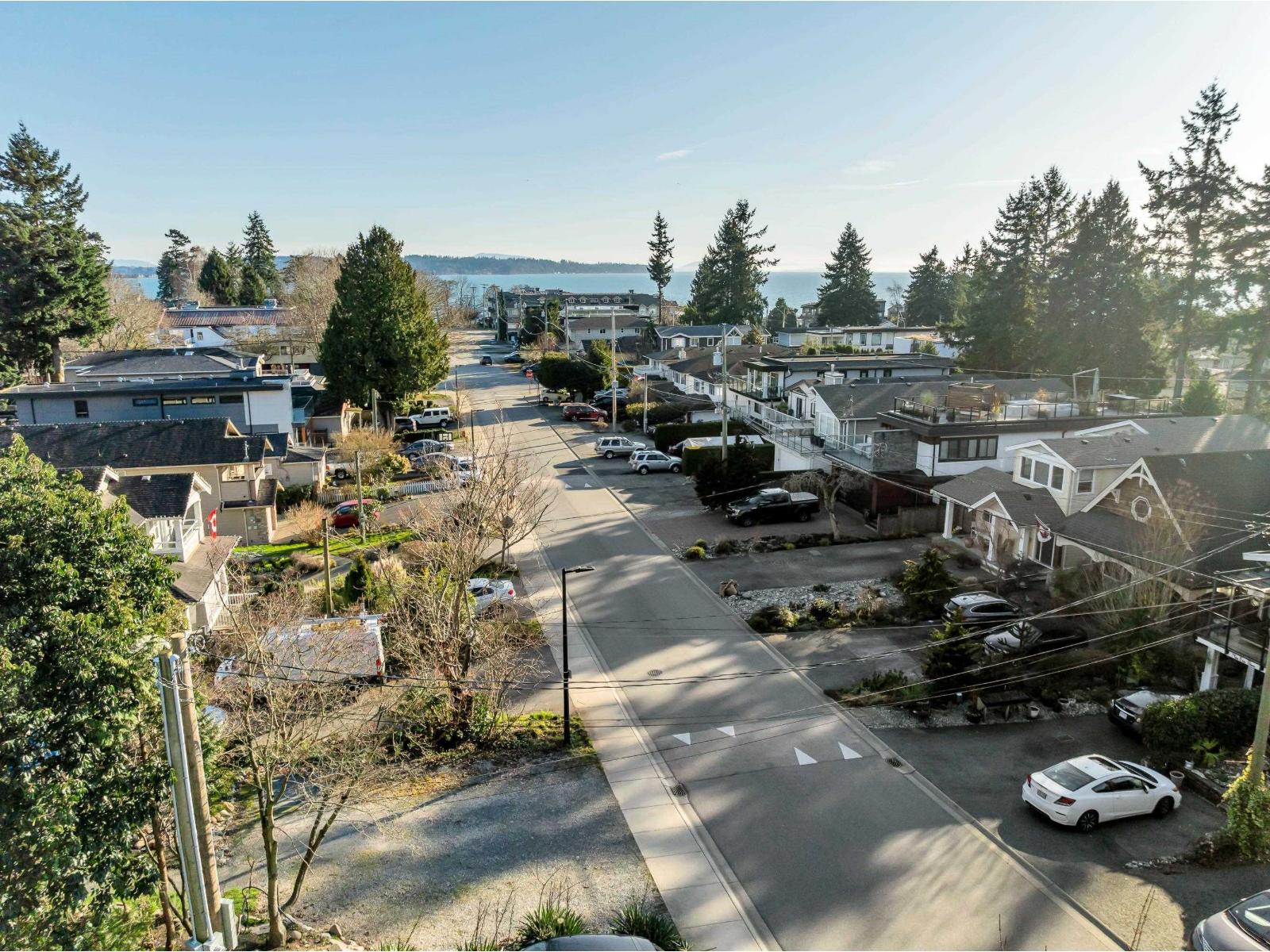 962 Maple Street, White Rock, British Columbia  V4B 4M5 - Photo 3 - R3096987