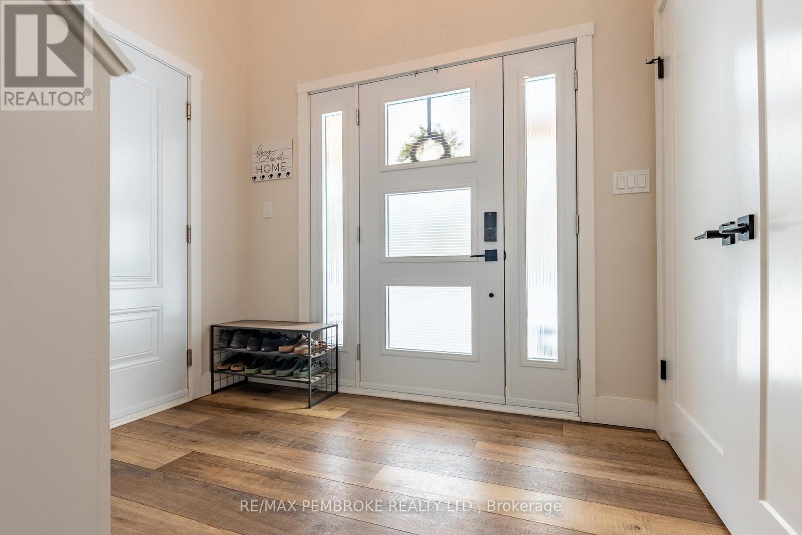 13 Rantz Road, Petawawa, Ontario  K8H 2W8 - Photo 11 - X12878002