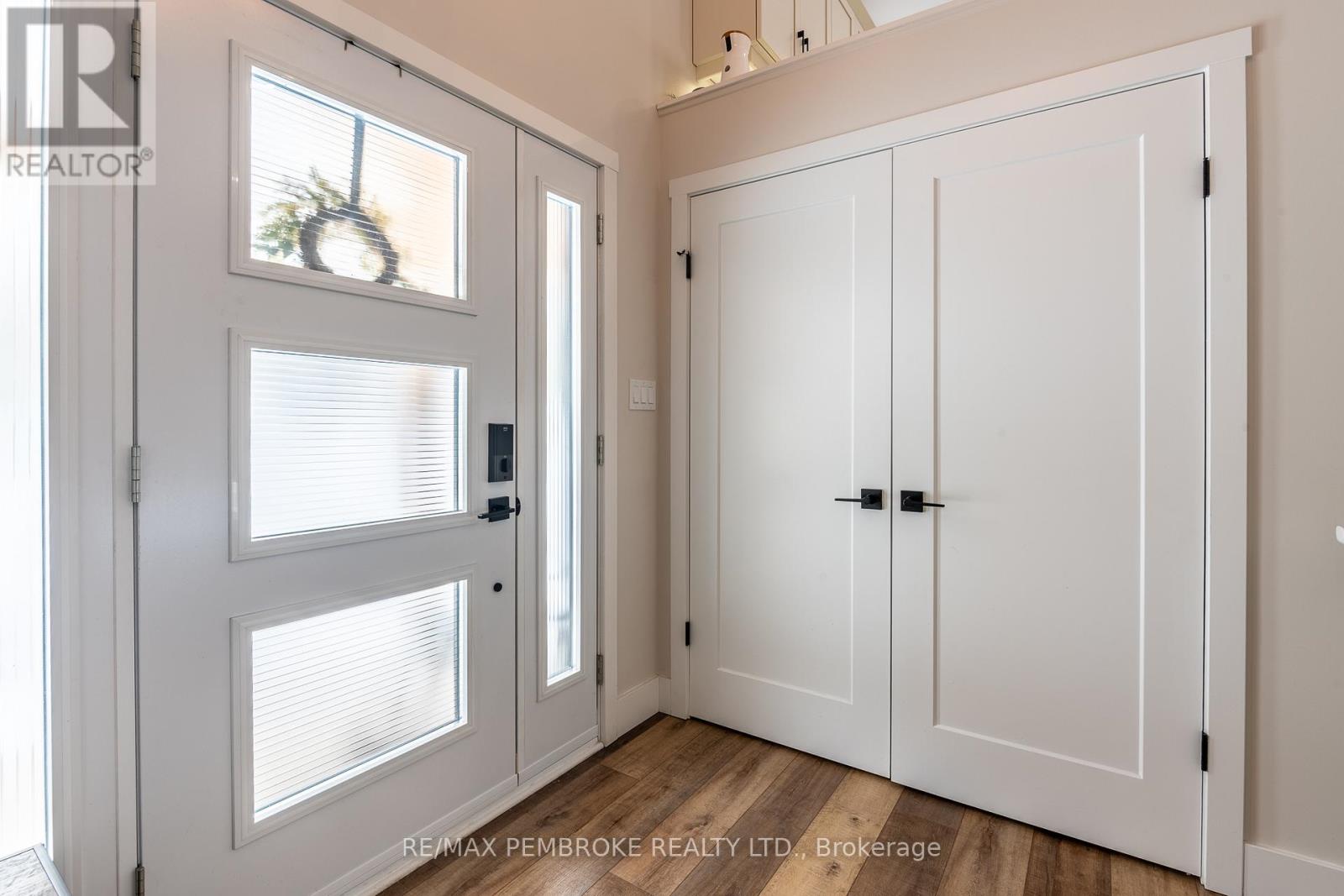 13 Rantz Road, Petawawa, Ontario  K8H 2W8 - Photo 12 - X12878002