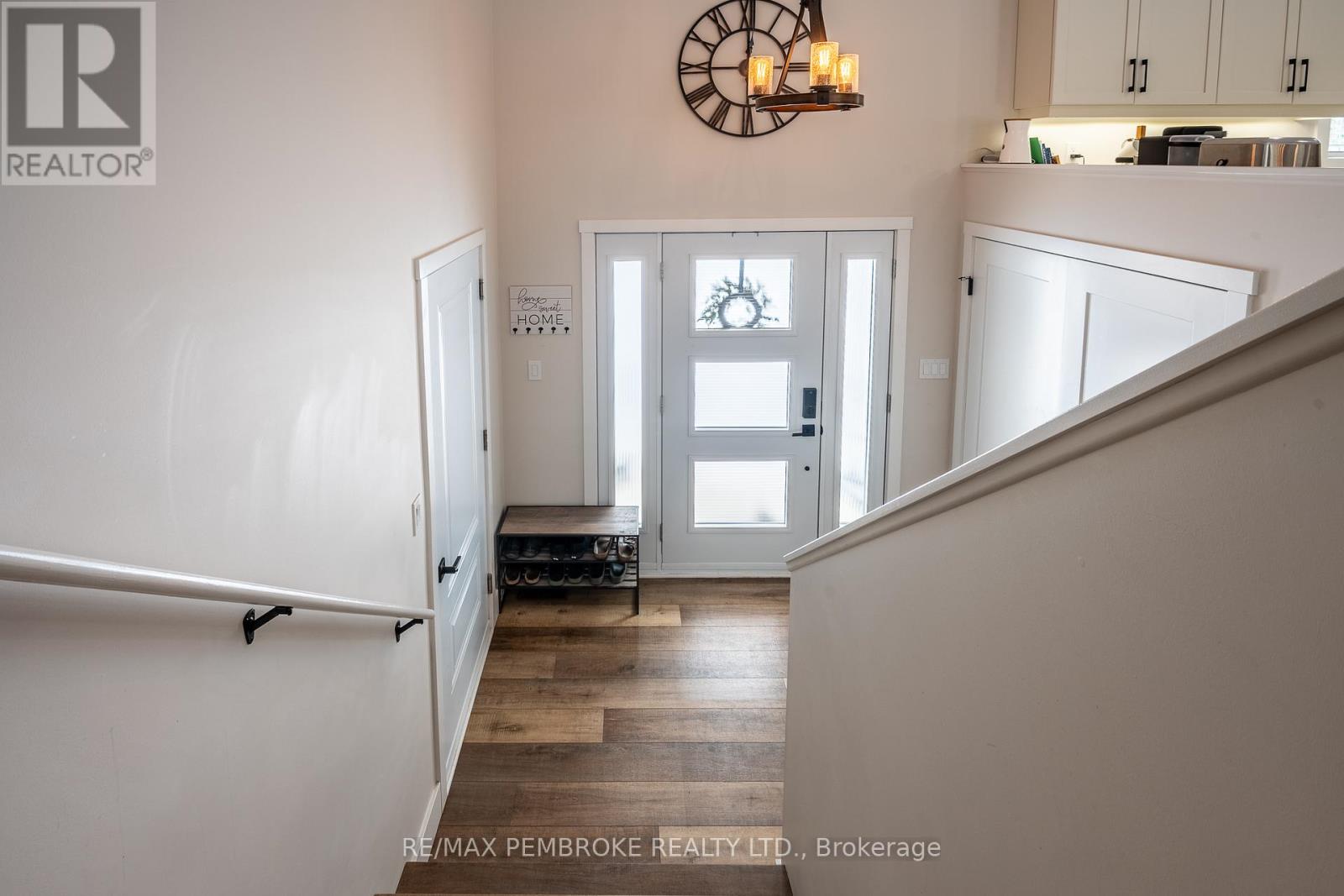 13 Rantz Road, Petawawa, Ontario  K8H 2W8 - Photo 13 - X12878002