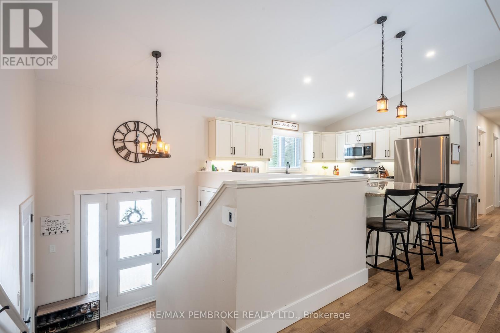 13 Rantz Road, Petawawa, Ontario  K8H 2W8 - Photo 14 - X12878002