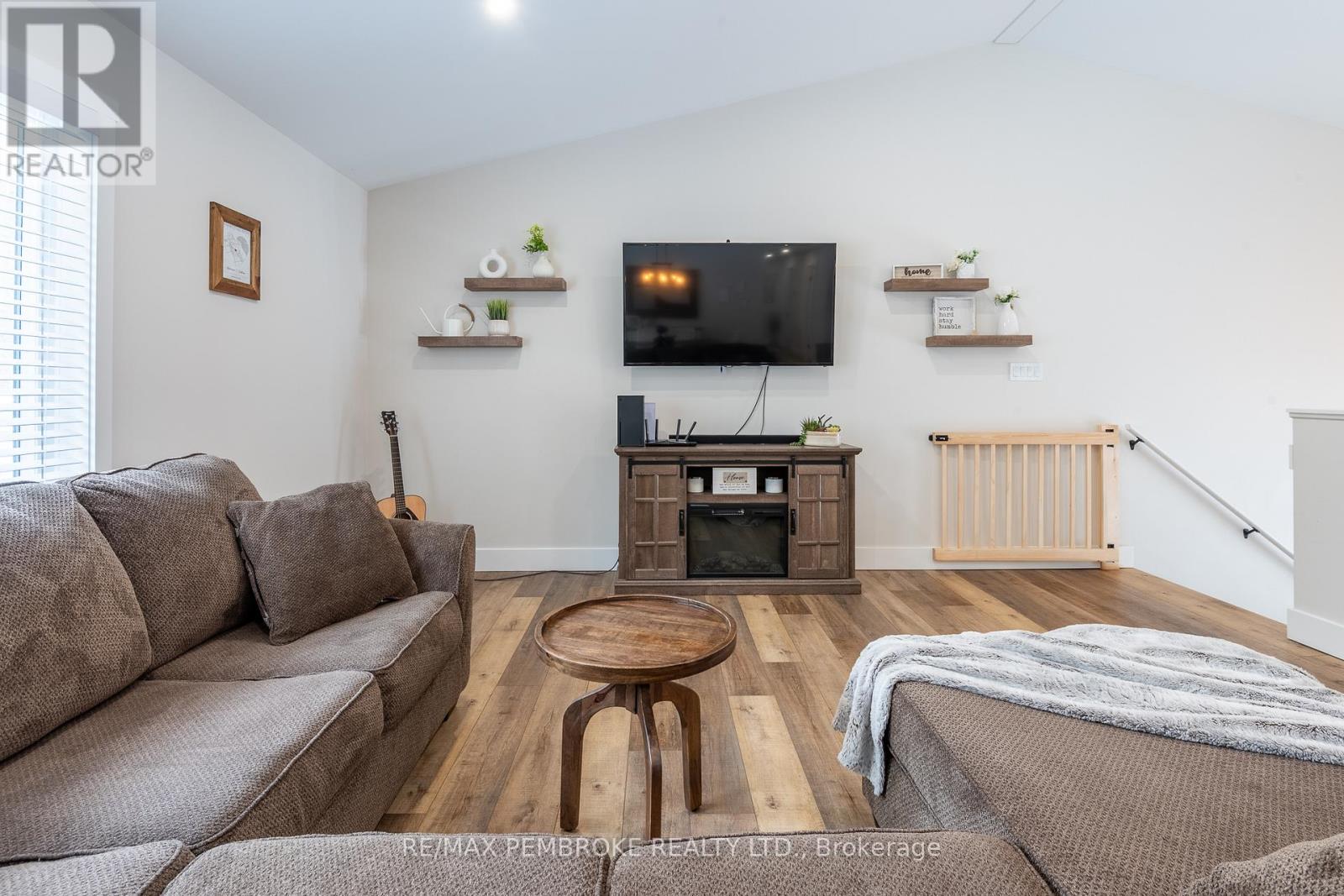 13 Rantz Road, Petawawa, Ontario  K8H 2W8 - Photo 17 - X12878002