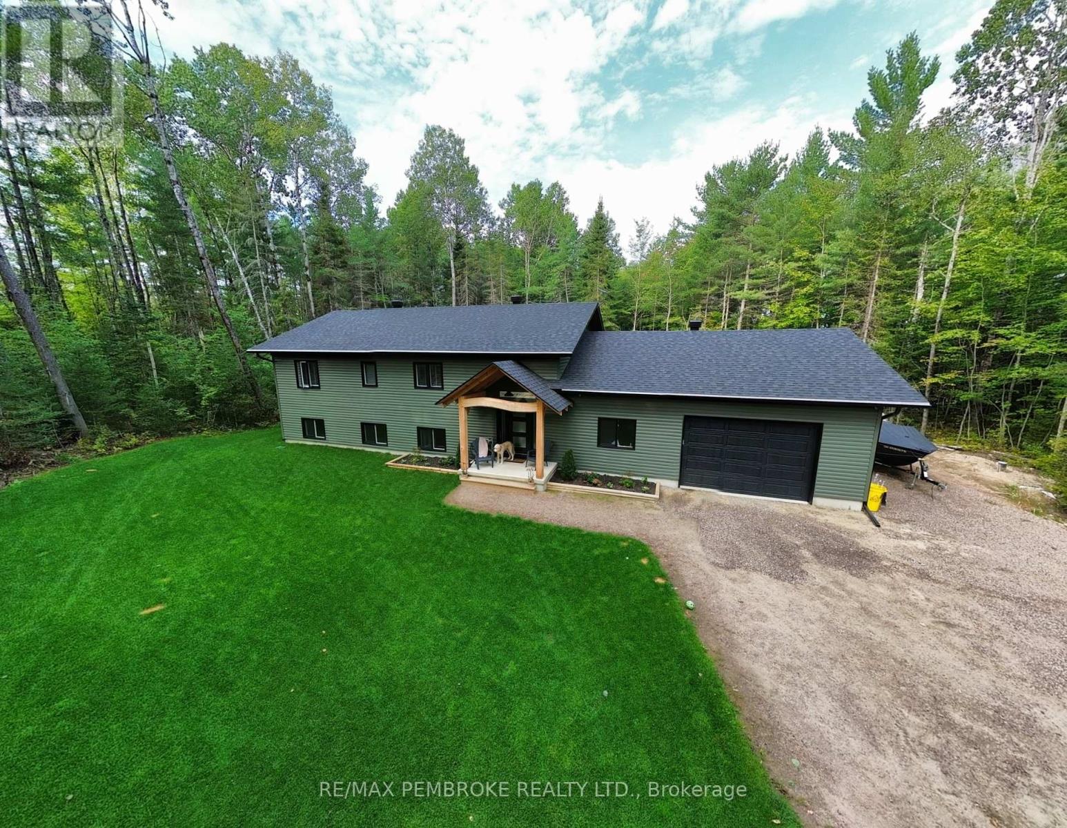 13 Rantz Road, Petawawa, Ontario  K8H 2W8 - Photo 3 - X12878002