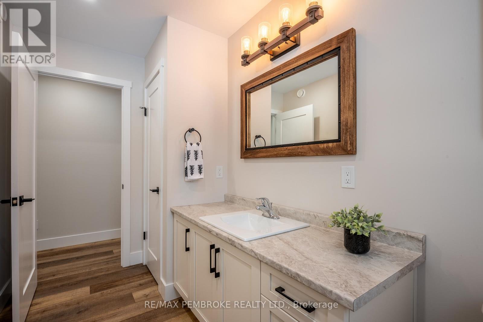 13 Rantz Road, Petawawa, Ontario  K8H 2W8 - Photo 34 - X12878002