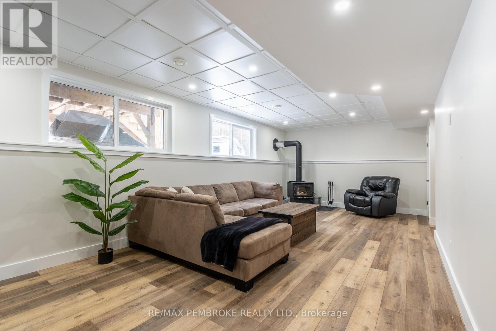 13 Rantz Road, Petawawa, Ontario  K8H 2W8 - Photo 35 - X12878002