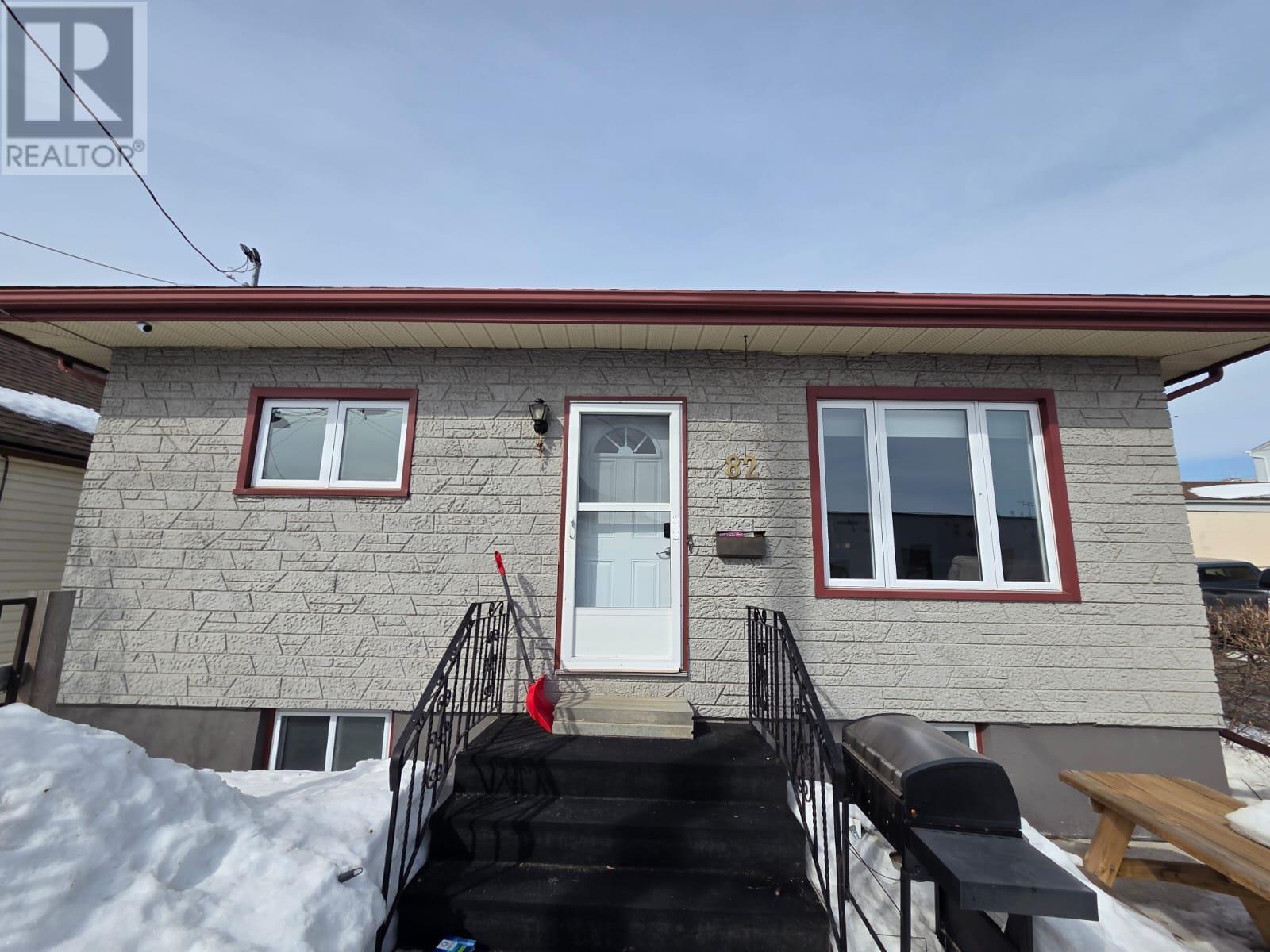 82 Machar Ave., thunder bay, Ontario