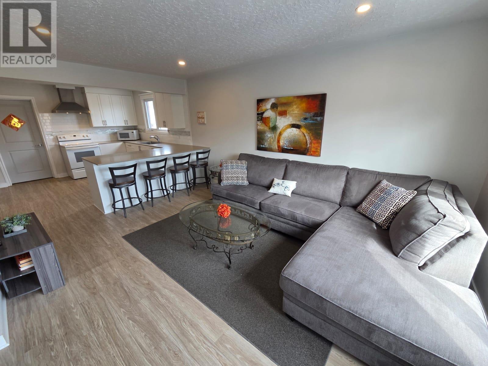 82 Machar Ave., Thunder Bay, Ontario  P7B 2Y6 - Photo 4 - TB2600426