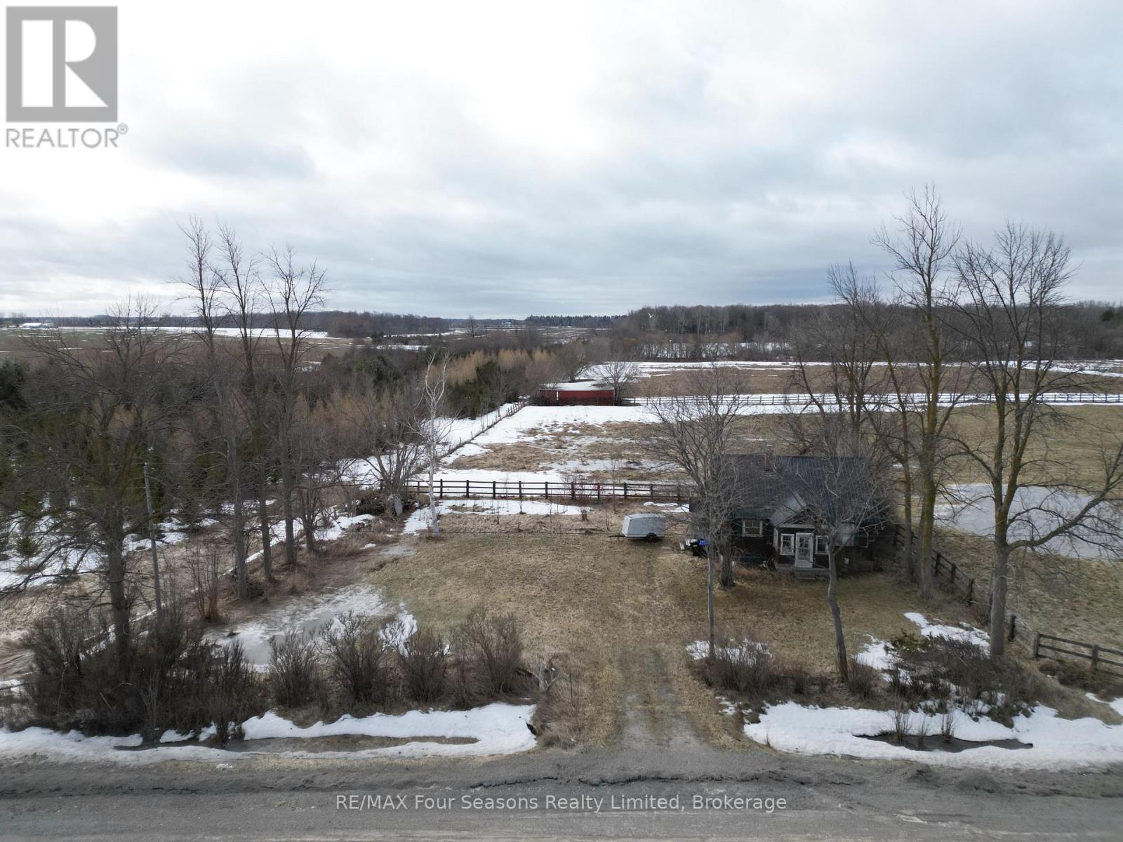 6677 26 Highway, Clearview, Ontario  L0M 1S0 - Photo 2 - S12876970