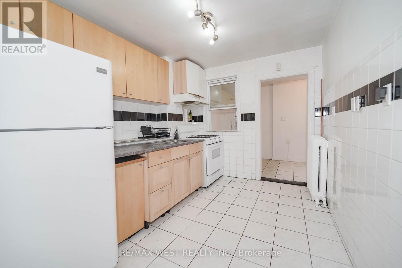 684 College Street, Toronto, Ontario  M6G 1C1 - Photo 7 - C12877894