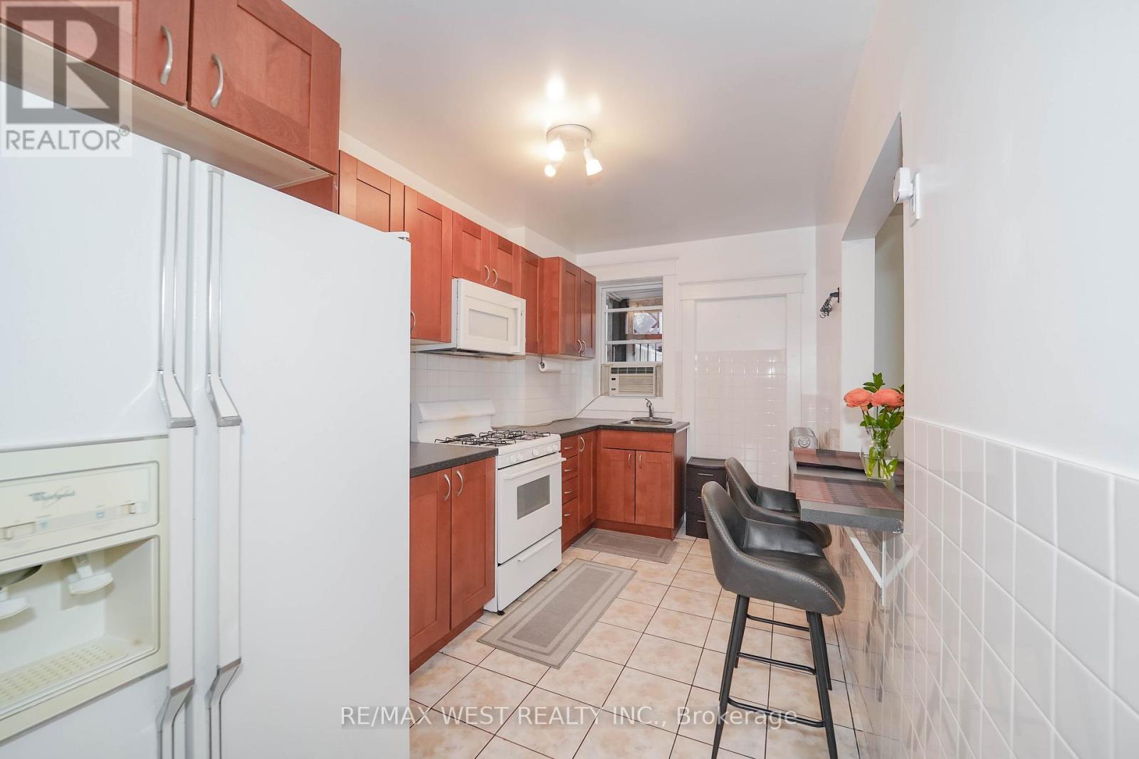 684 College Street, Toronto, Ontario  M6G 1C1 - Photo 2 - C12877918