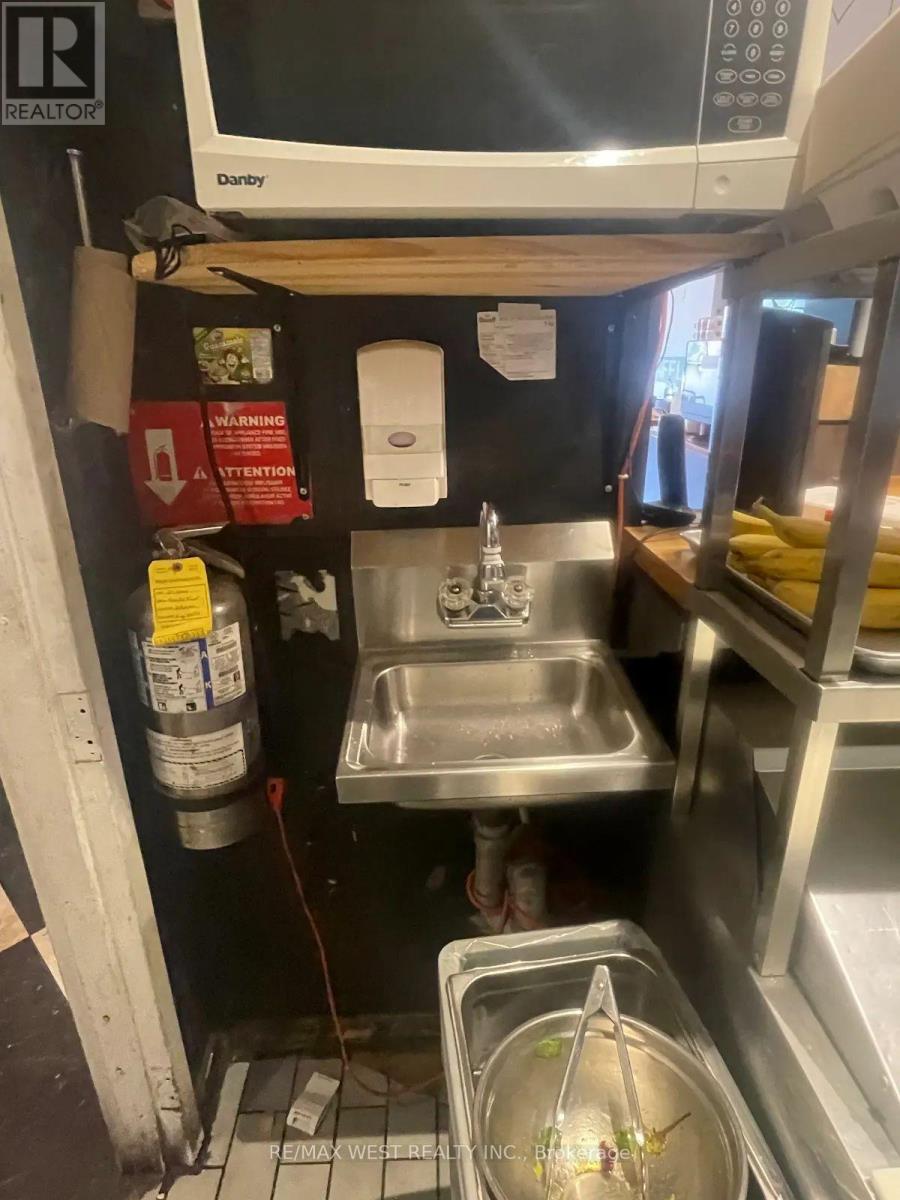 Main & Bsmnt - 505 Mount Pleasant Road, Toronto (Mount Pleasant East), Ontario  M4S 2L9 - Photo 11 - C12877966