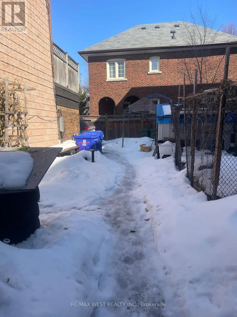 Main & Bsmnt - 505 Mount Pleasant Road, Toronto (Mount Pleasant East), Ontario  M4S 2L9 - Photo 22 - C12877966