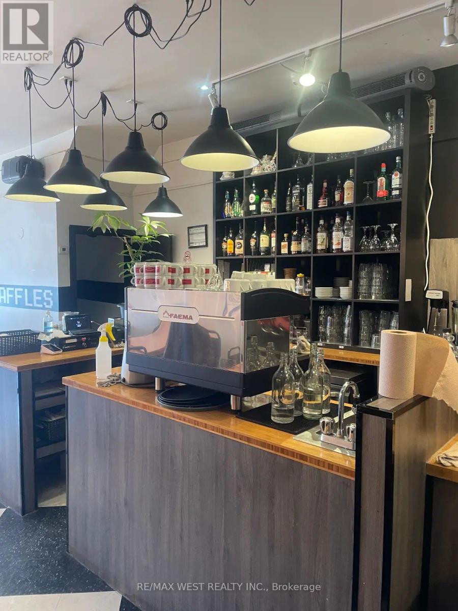 Main & Bsmnt - 505 Mount Pleasant Road, Toronto (Mount Pleasant East), Ontario  M4S 2L9 - Photo 3 - C12877966