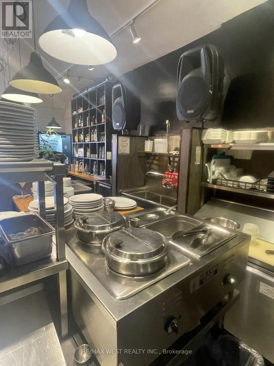 Main & Bsmnt - 505 Mount Pleasant Road, Toronto (Mount Pleasant East), Ontario  M4S 2L9 - Photo 8 - C12877966