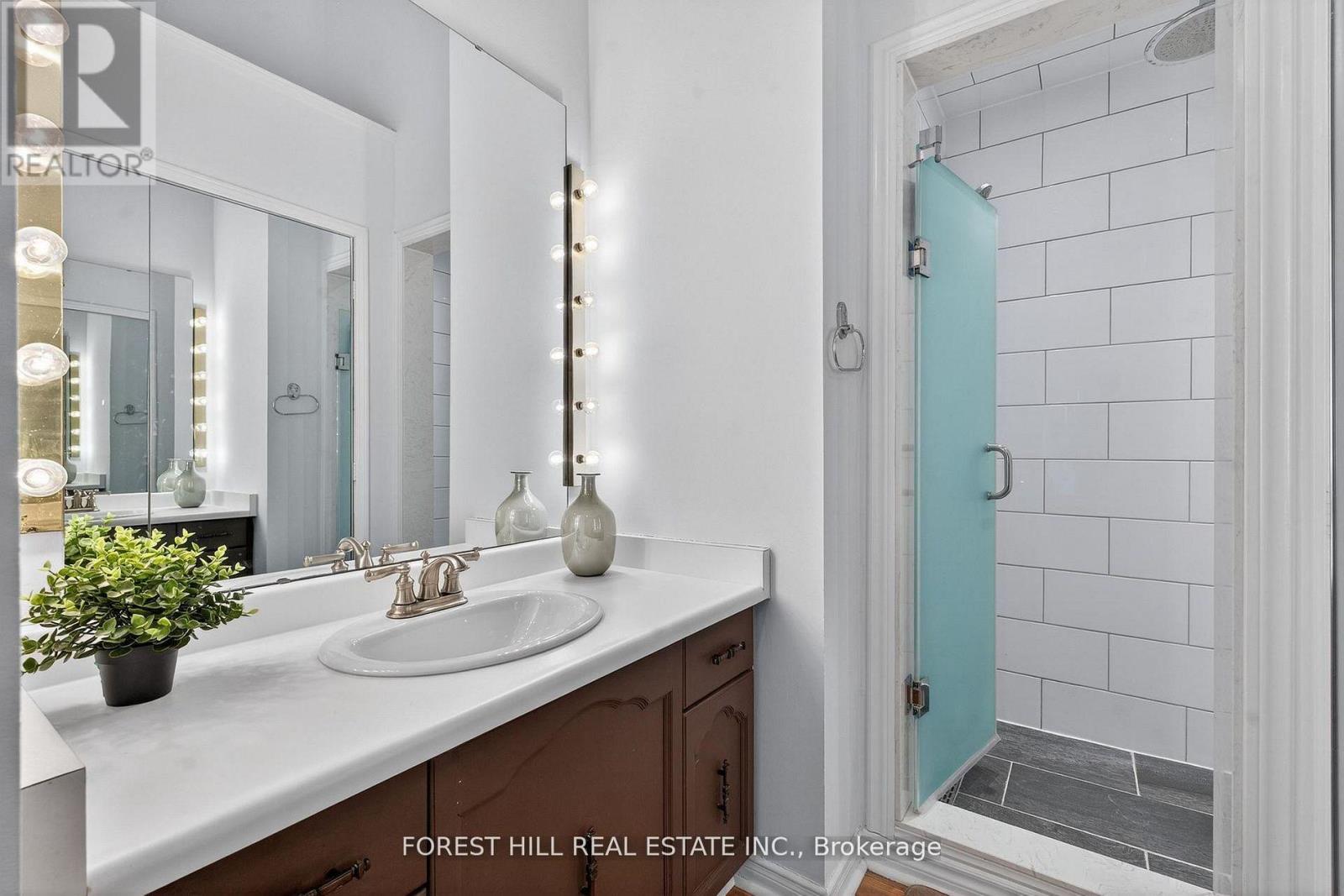 37 Rainbow Creek Way, Toronto, Ontario  M2K 2T9 - Photo 19 - C12877992