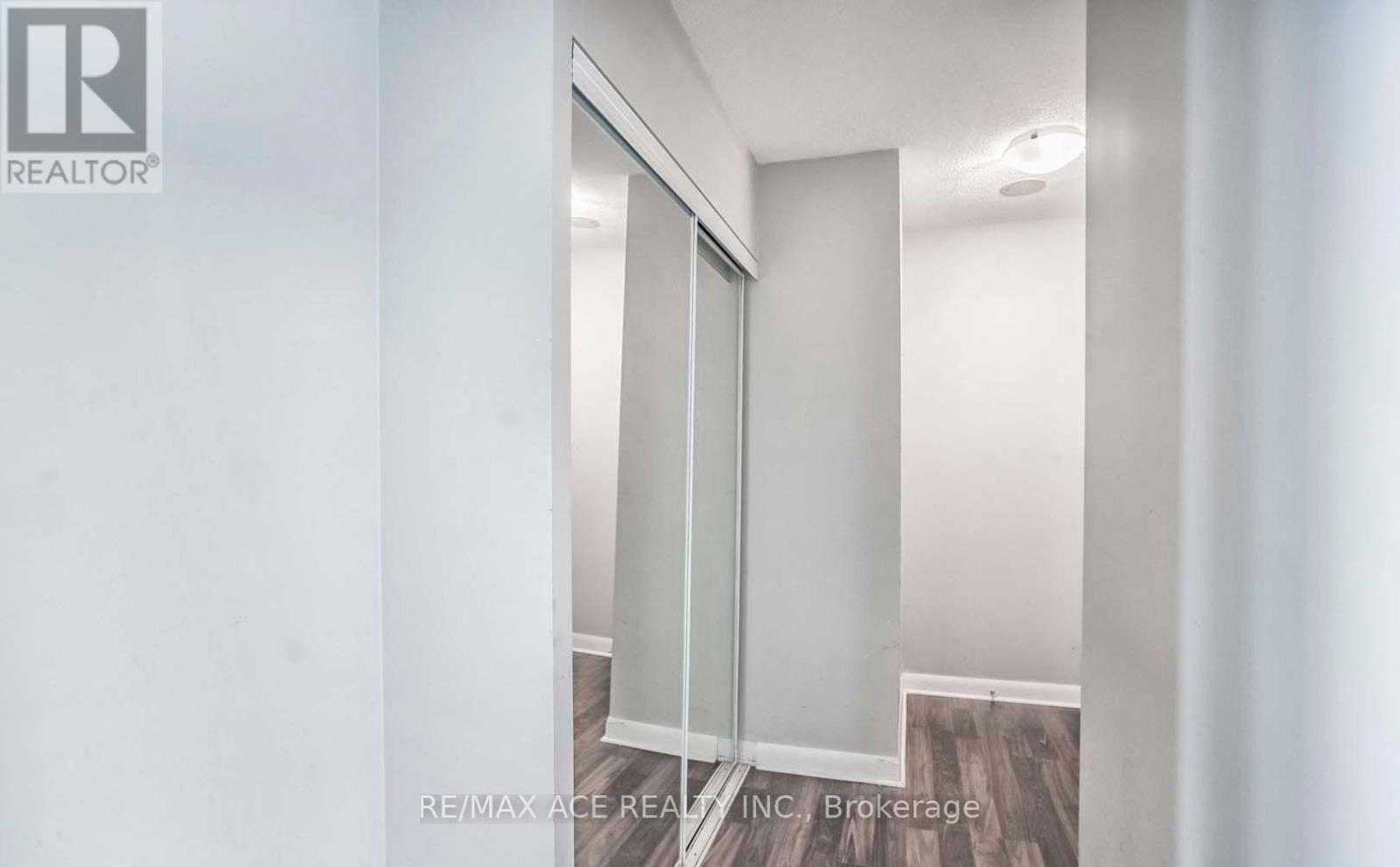 1202 - 25 Town Centre Court, Toronto (Bendale), Ontario  M1P 0B4 - Photo 4 - E12877912