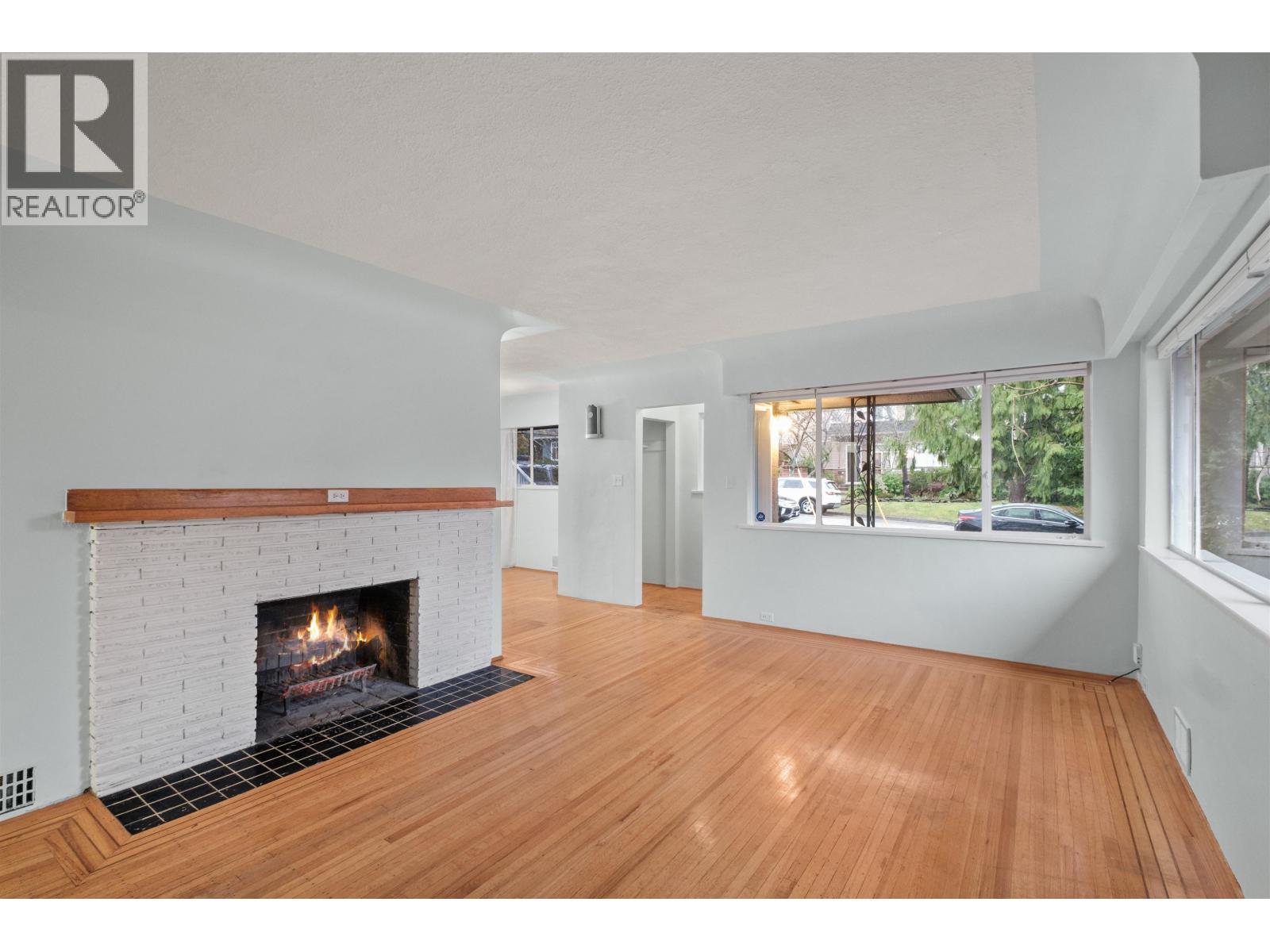 2525 Western Avenue, North Vancouver, British Columbia  V7N 3L2 - Photo 2 - R3099303