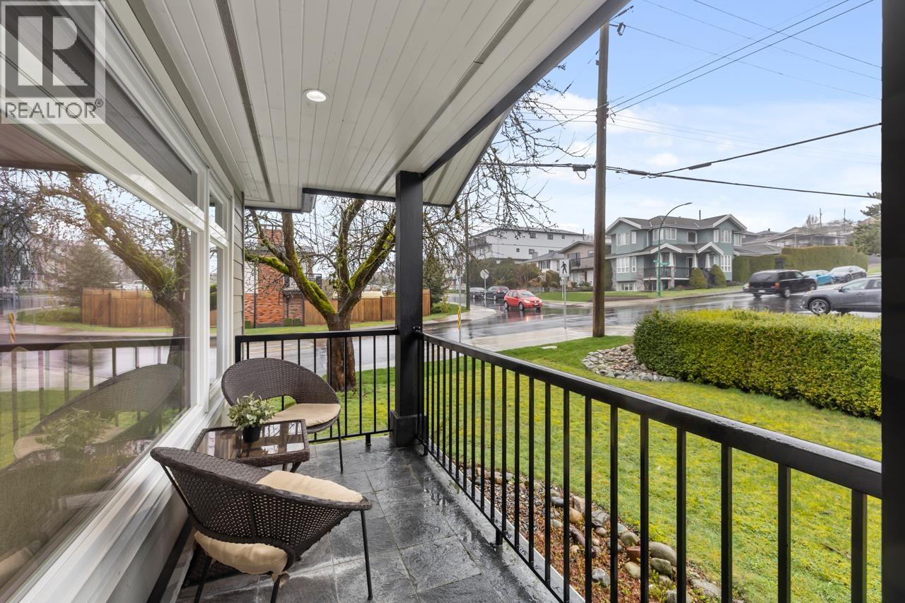 4902 Venables Street, Burnaby, British Columbia  V5B 1X7 - Photo 3 - R3099329