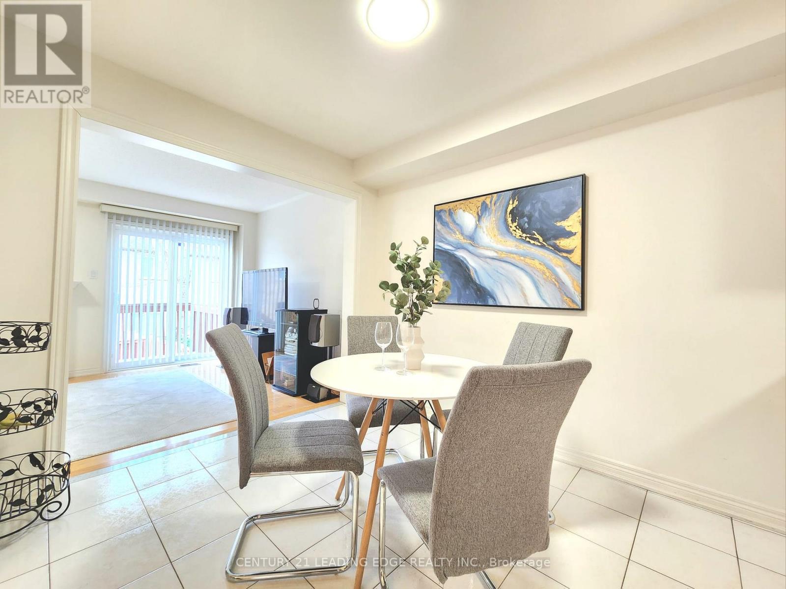 93 Treasure Hill Road, Vaughan, Ontario  L6A 0A6 - Photo 7 - N12877898