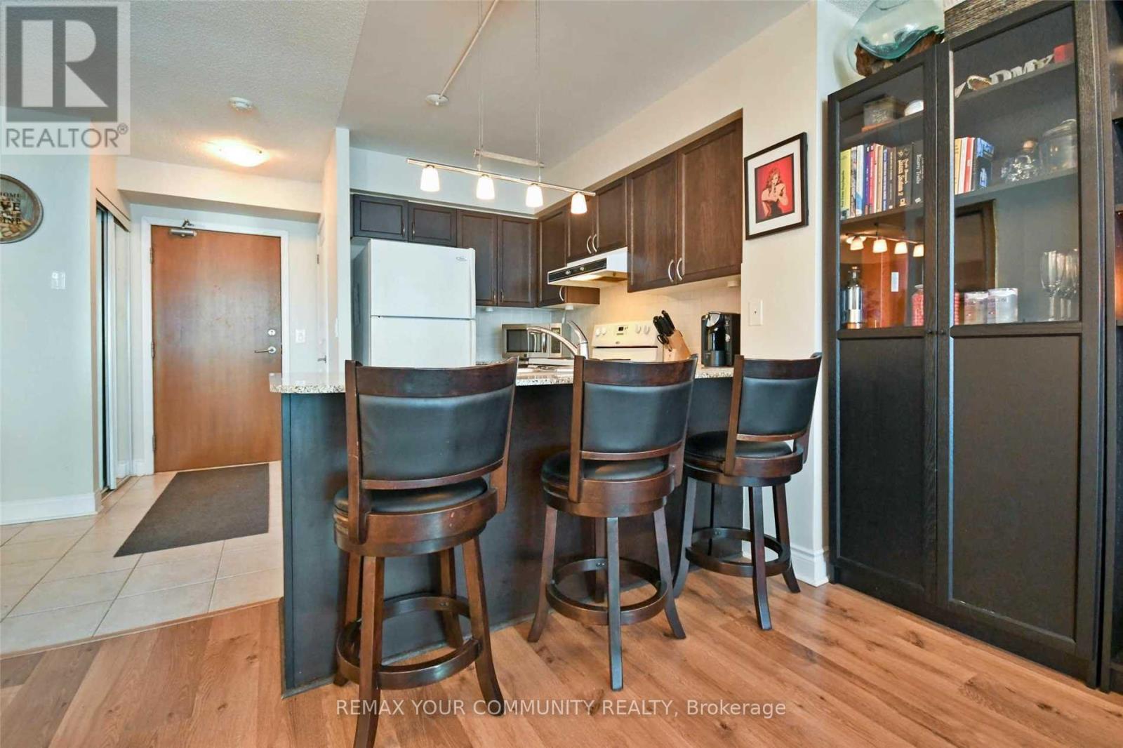 1009 - 75 South Town Centre Boulevard, Markham, Ontario  L6G 0B3 - Photo 10 - N12877920