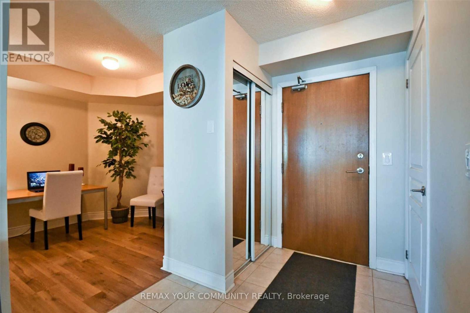 1009 - 75 South Town Centre Boulevard, Markham, Ontario  L6G 0B3 - Photo 3 - N12877920