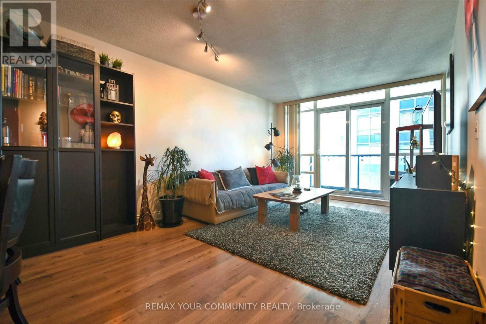 1009 - 75 South Town Centre Boulevard, Markham, Ontario  L6G 0B3 - Photo 4 - N12877920