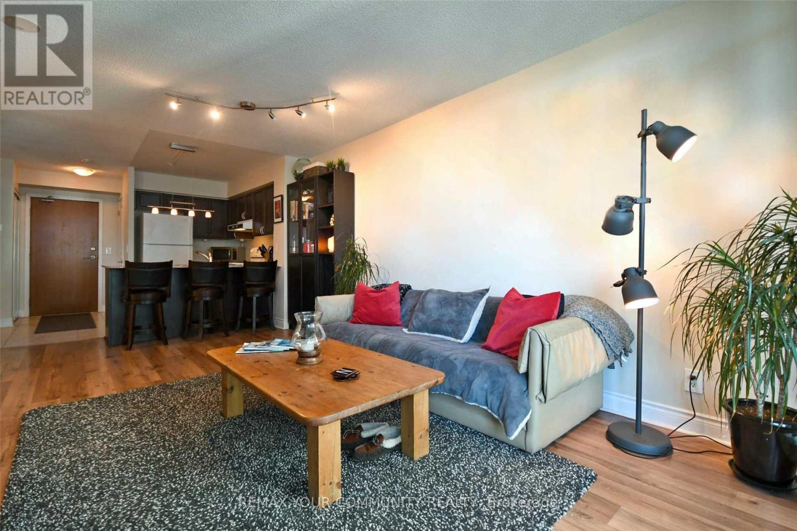 1009 - 75 South Town Centre Boulevard, Markham, Ontario  L6G 0B3 - Photo 5 - N12877920