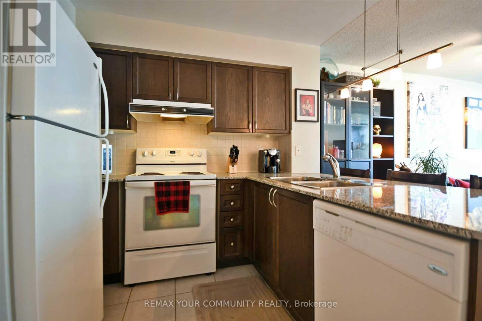 1009 - 75 South Town Centre Boulevard, Markham, Ontario  L6G 0B3 - Photo 8 - N12877920