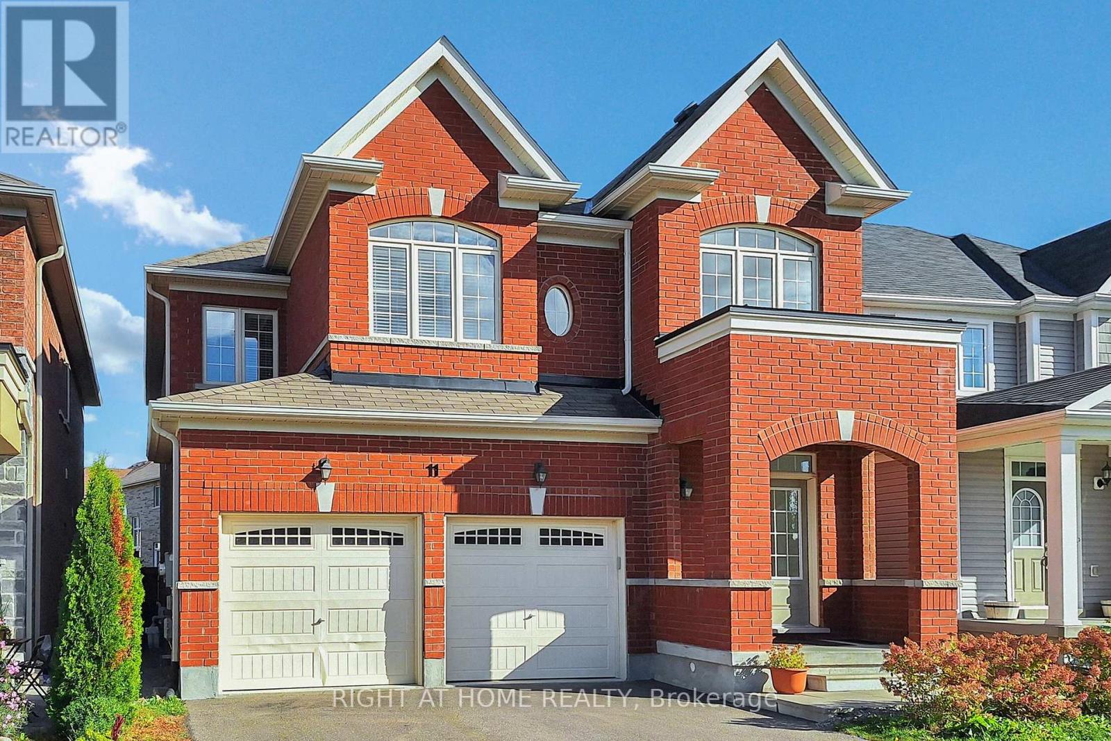 11 Robert Wilson Crescent, Georgina (Keswick South), Ontario  L4P 0G8 - Photo 3 - N12877922