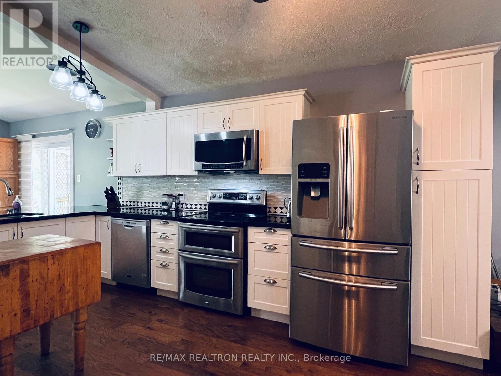 59 Forest Hill Drive, Adjala-Tosorontio, Ontario  L0M 1J0 - Photo 2 - N12877926