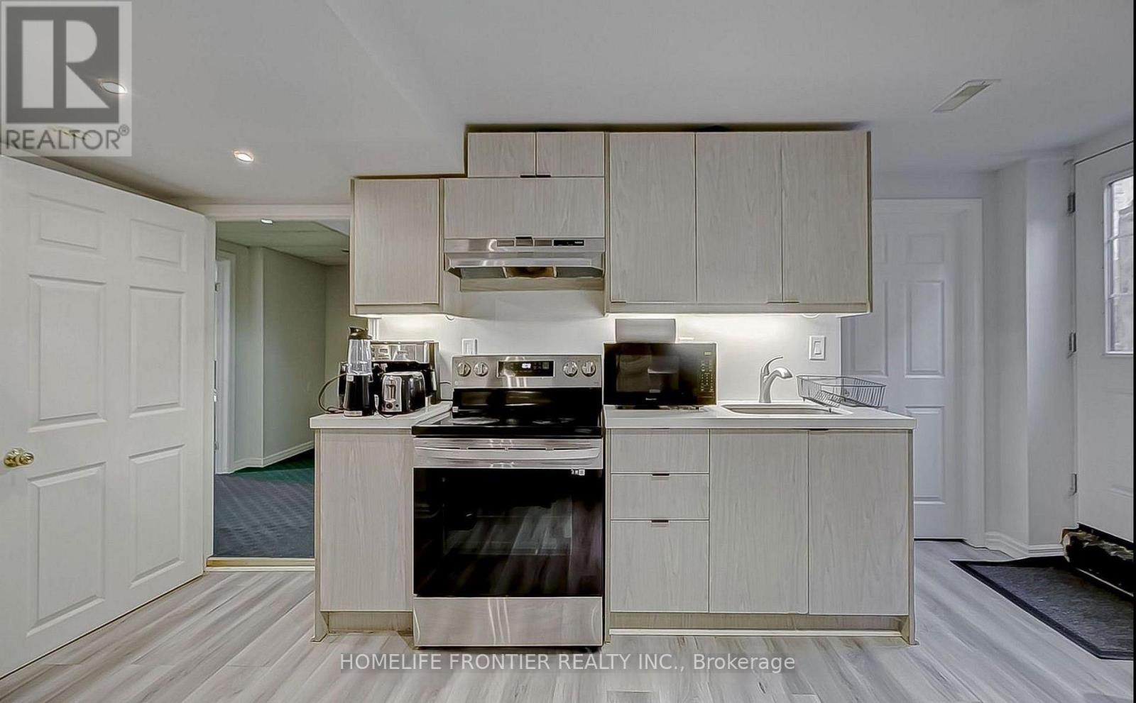 220 Olde Bayview Avenue, Richmond Hill, Ontario  L4E 3C7 - Photo 23 - N12877972