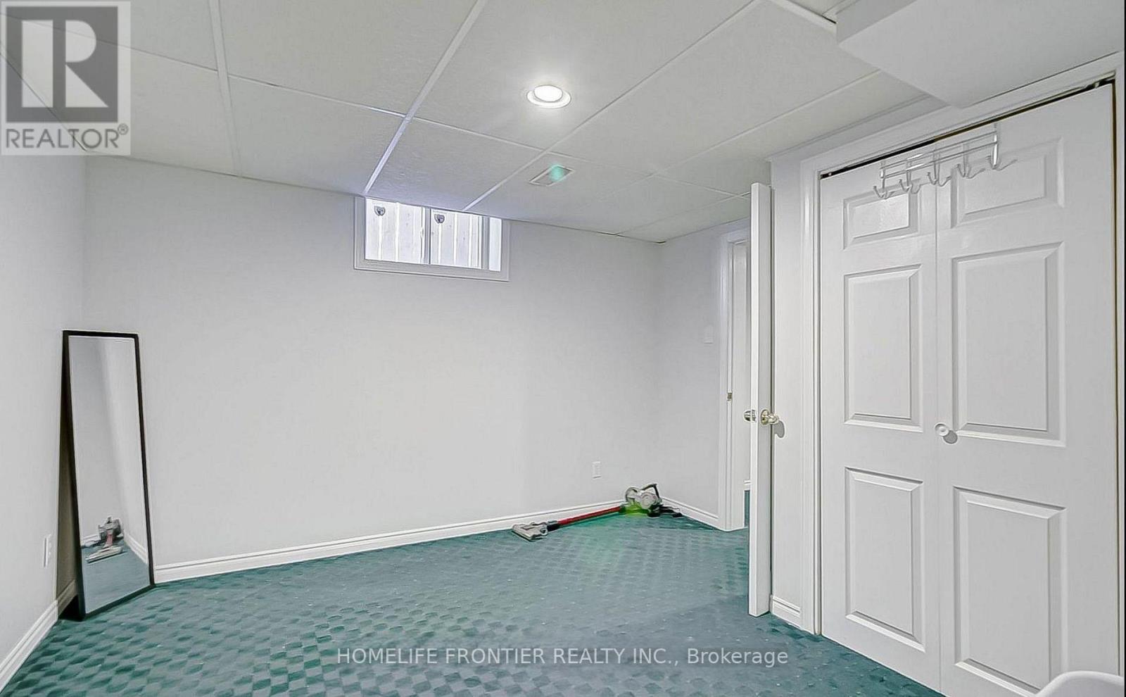 220 Olde Bayview Avenue, Richmond Hill, Ontario  L4E 3C7 - Photo 25 - N12877972