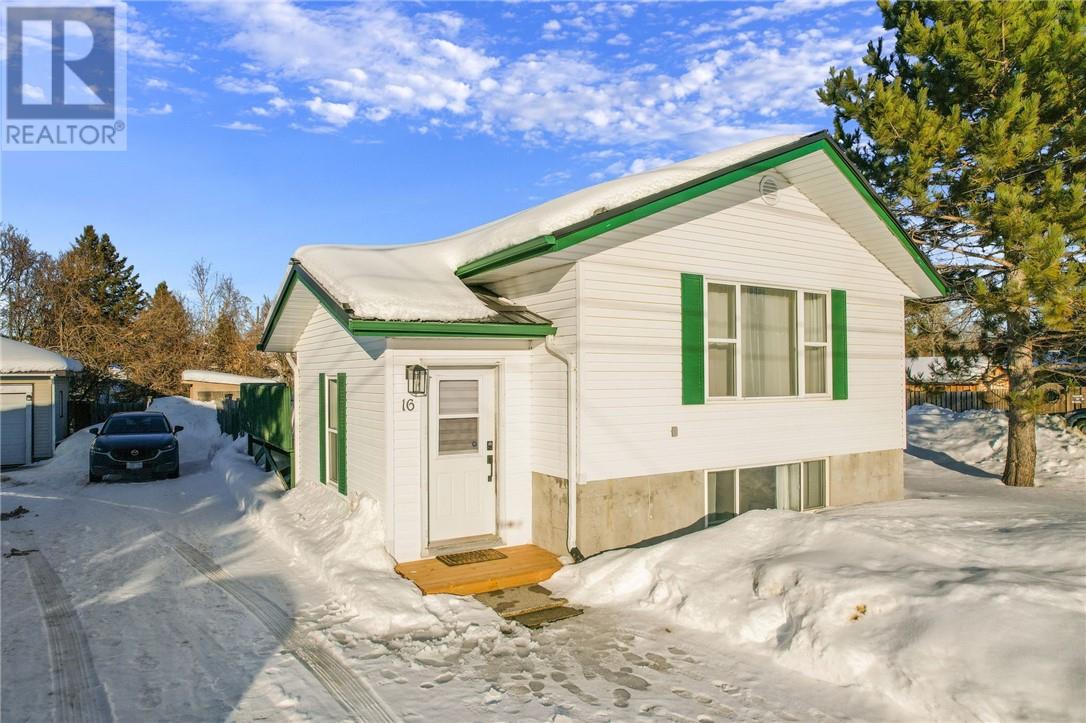 16 Vaughan Avenue, Capreol, Ontario  P0M 1H0 - Photo 2 - 2126788