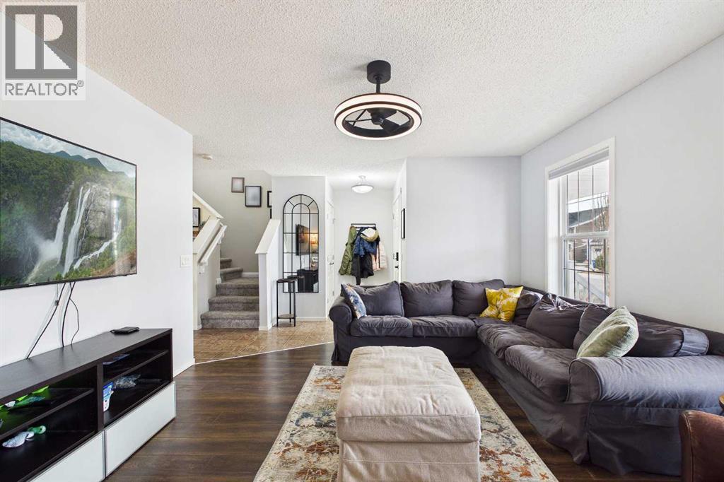 121 River Heights Crescent, Cochrane, Alberta  T4C 0J5 - Photo 6 - A2287019