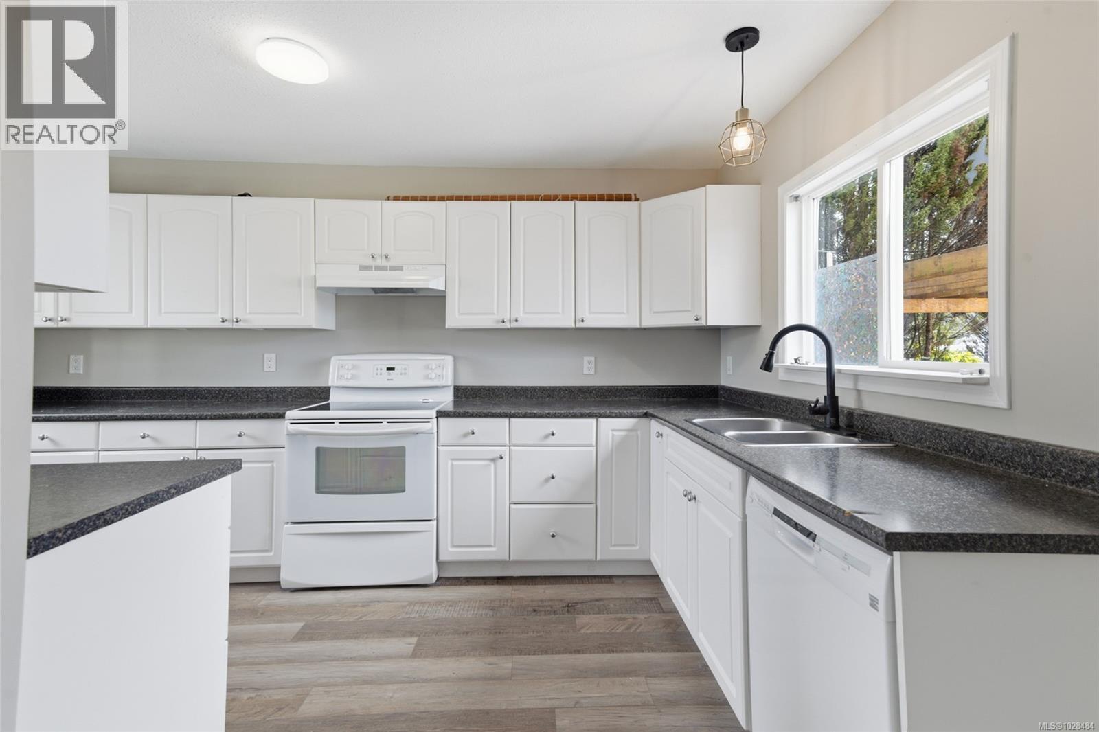 3938 Anderson Ave, Port Alberni, British Columbia  V9Y 5B4 - Photo 5 - 1028484