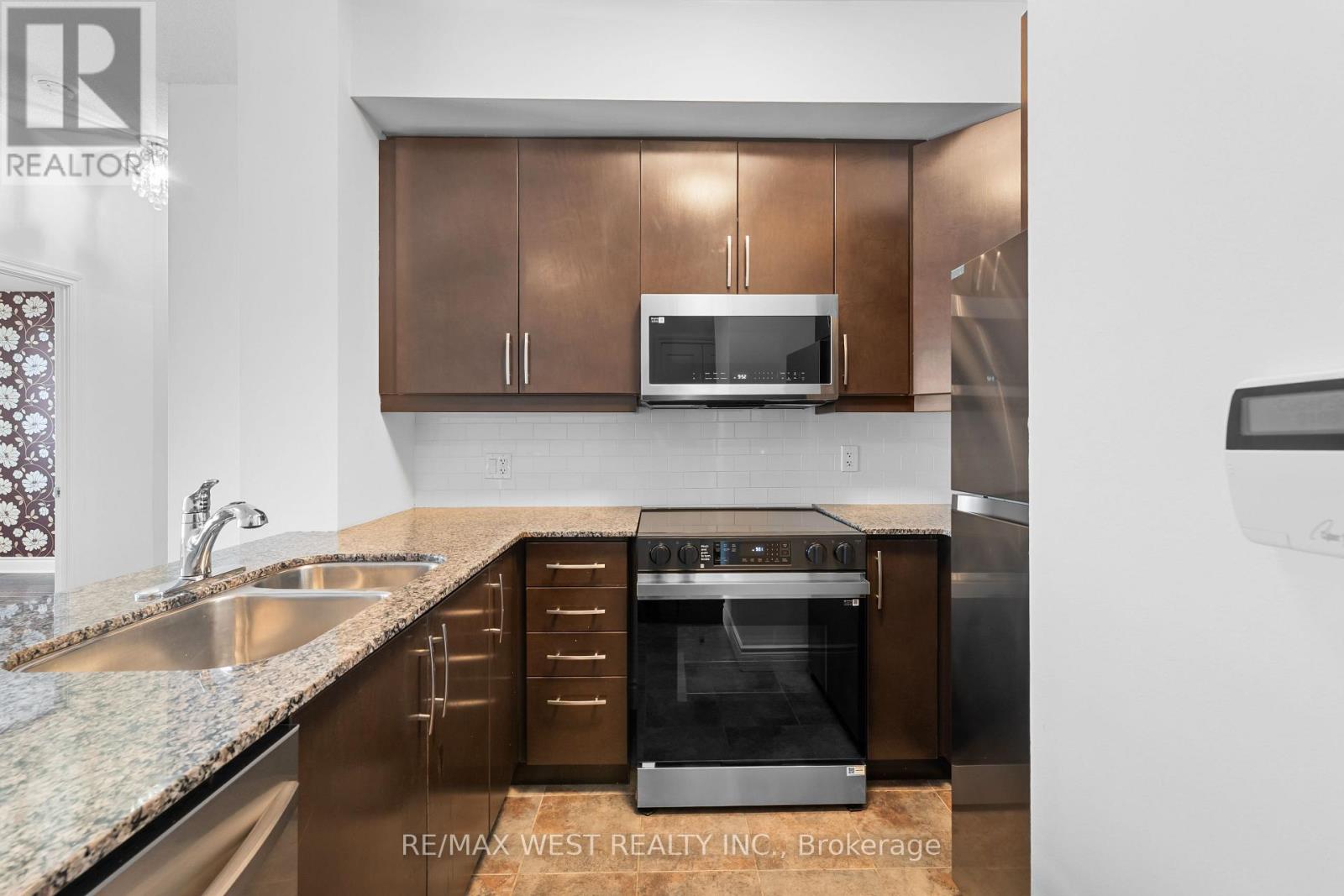 511 - 25 Earlington Avenue, Toronto, Ontario  M8X 3A3 - Photo 16 - W12865414