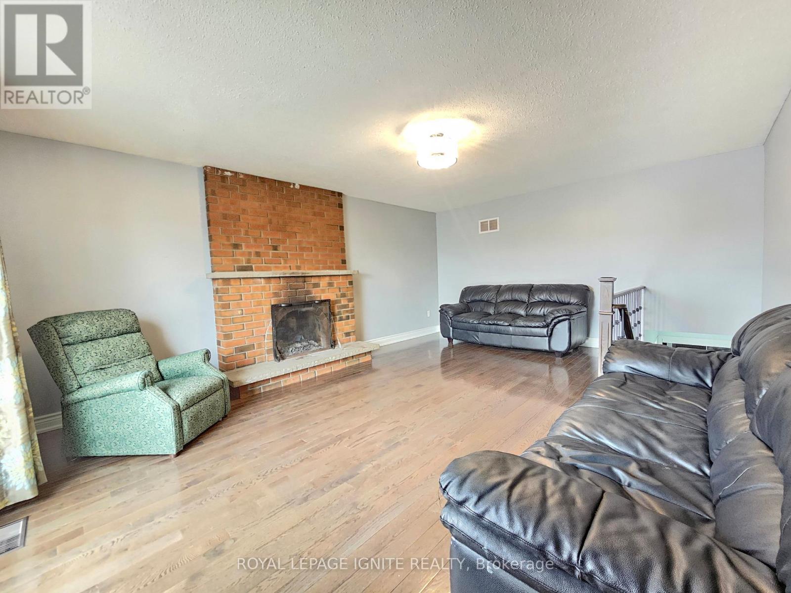 17 St Emilion Way, Toronto, Ontario  M9V 5A5 - Photo 12 - W12877888