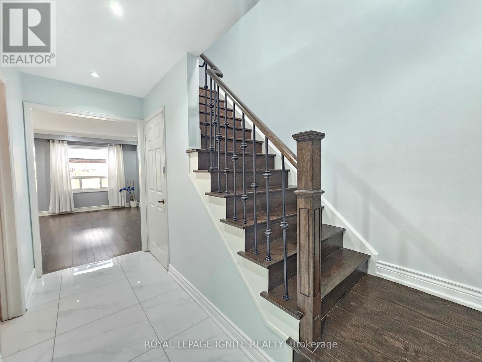 17 St Emilion Way, Toronto, Ontario  M9V 5A5 - Photo 3 - W12877888