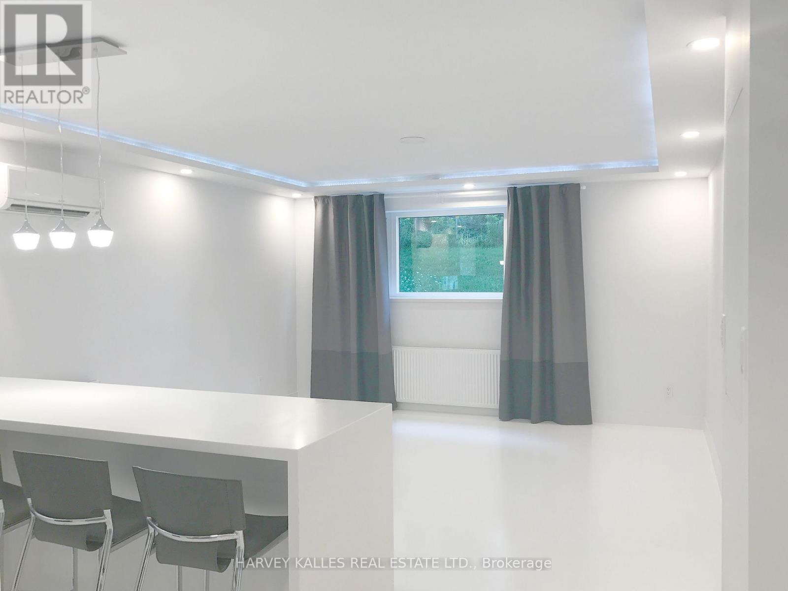 6 - 23 Cannon Road, Toronto, Ontario  M8Y 1R8 - Photo 2 - W12877892