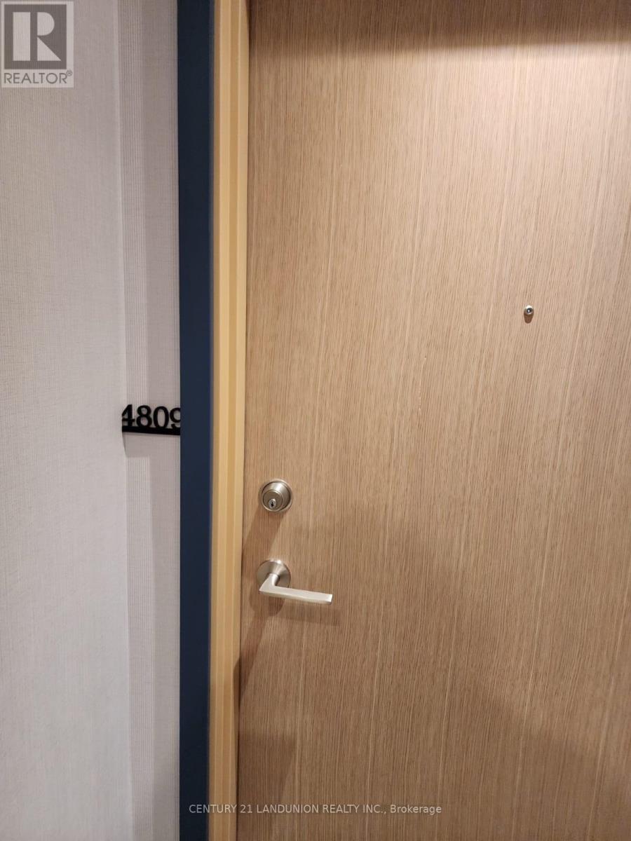 4809 - 395 Square One Drive, Mississauga (City Centre), Ontario  L5B 0B6 - Photo 16 - W12877906