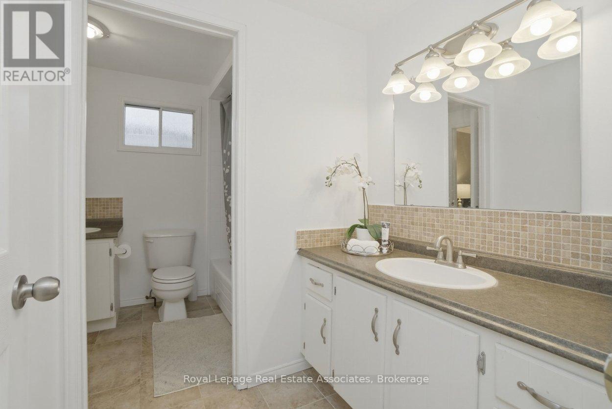 725 Coulson Avenue, Milton, Ontario  L9T 4J3 - Photo 20 - W12877990