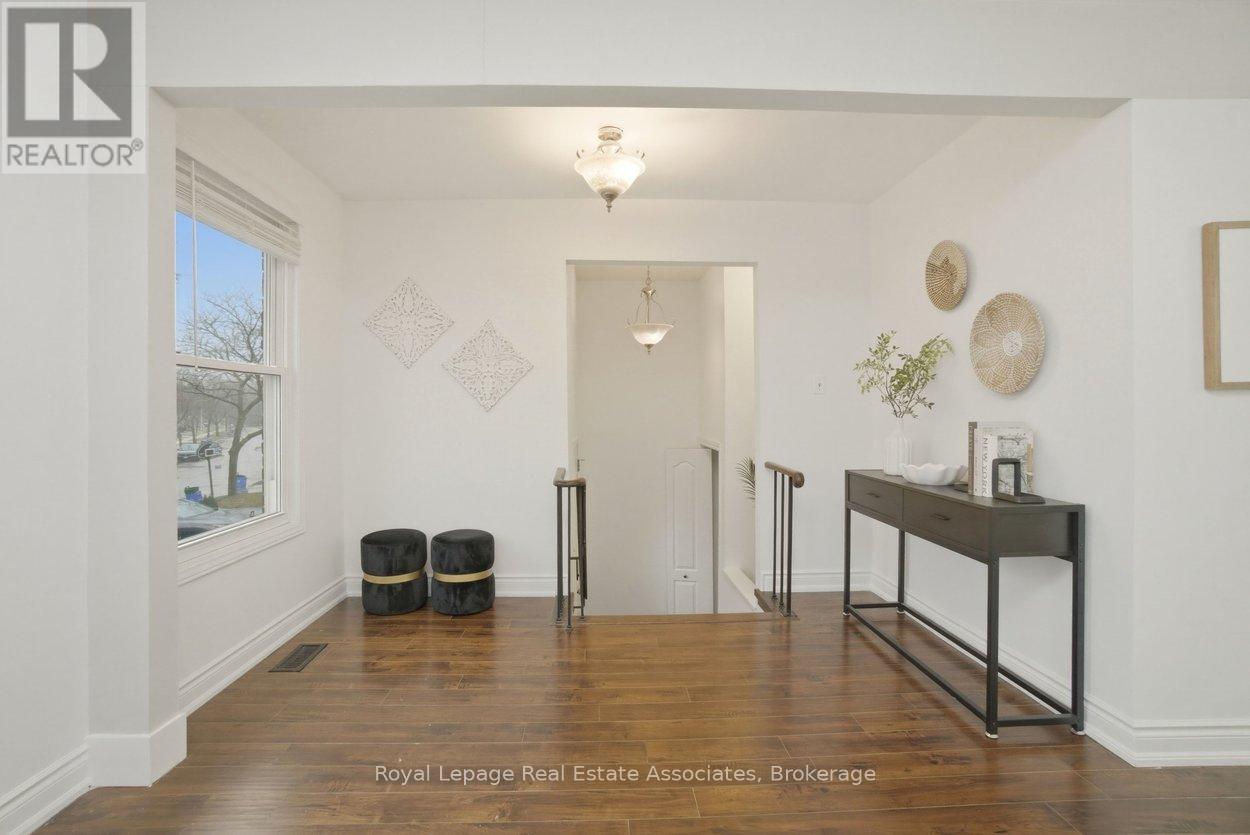 725 Coulson Avenue, Milton, Ontario  L9T 4J3 - Photo 5 - W12877990