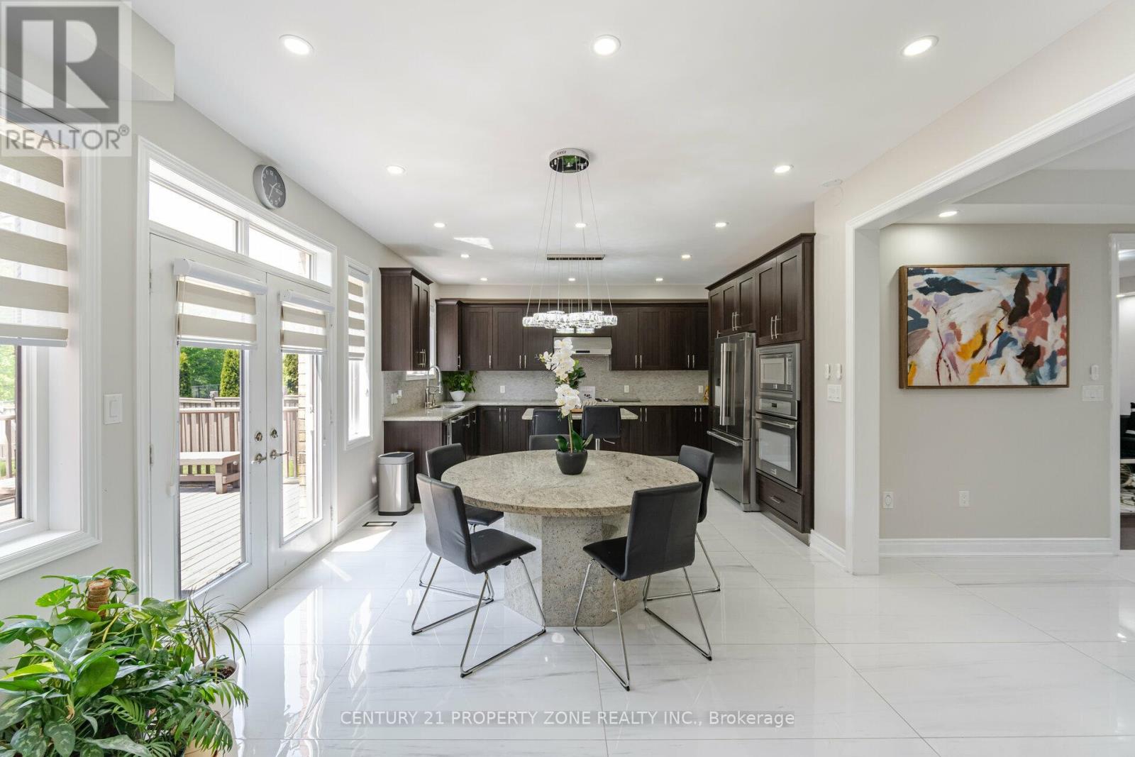 8 Teal Crest Circle, Brampton, Ontario  L6X 2Z6 - Photo 18 - W12878004