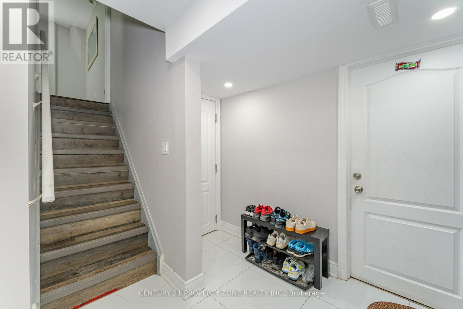 8 Teal Crest Circle, Brampton, Ontario  L6X 2Z6 - Photo 47 - W12878004