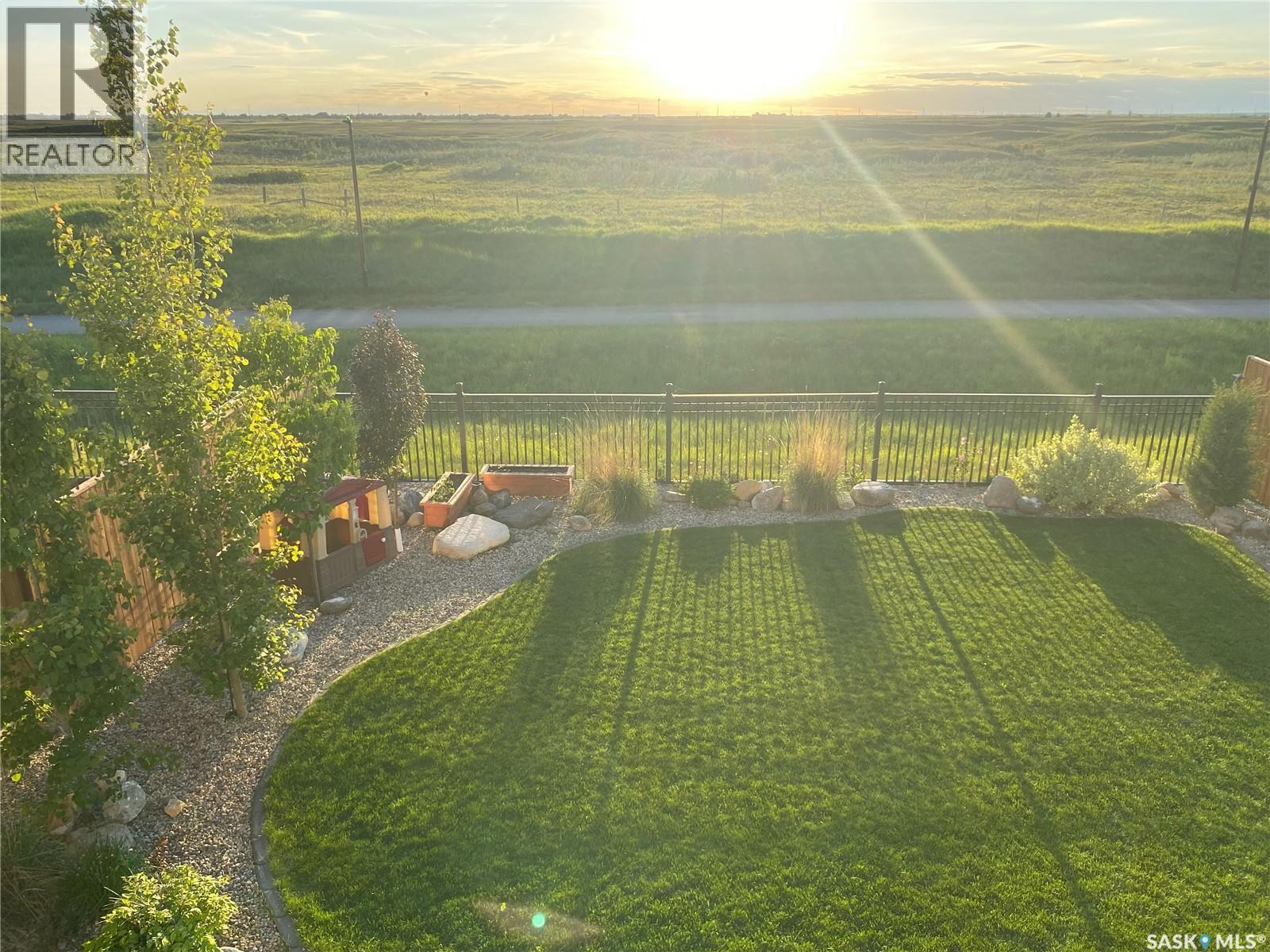 619 Fast Crescent, Saskatoon, Saskatchewan  S7W 0X1 - Photo 2 - SK030321