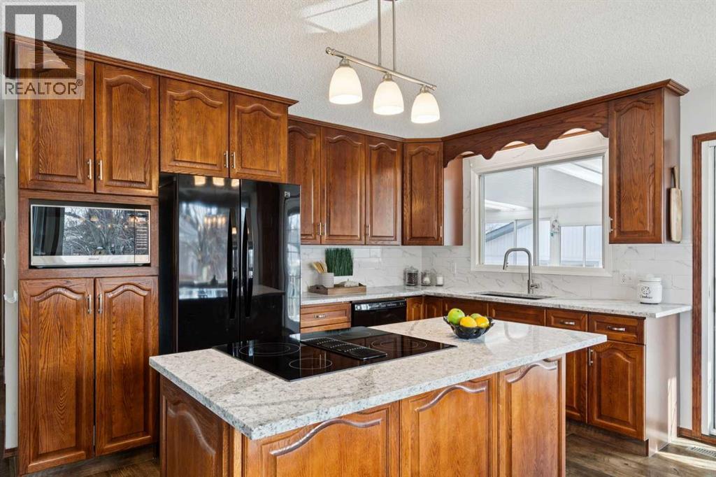 406 Queensland Place Se, Calgary, Alberta  T2J 5C9 - Photo 8 - A2291444