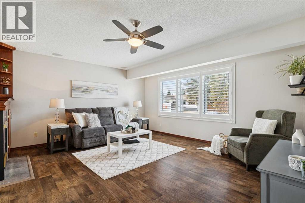 406 Queensland Place Se, Calgary, Alberta  T2J 5C9 - Photo 5 - A2291444