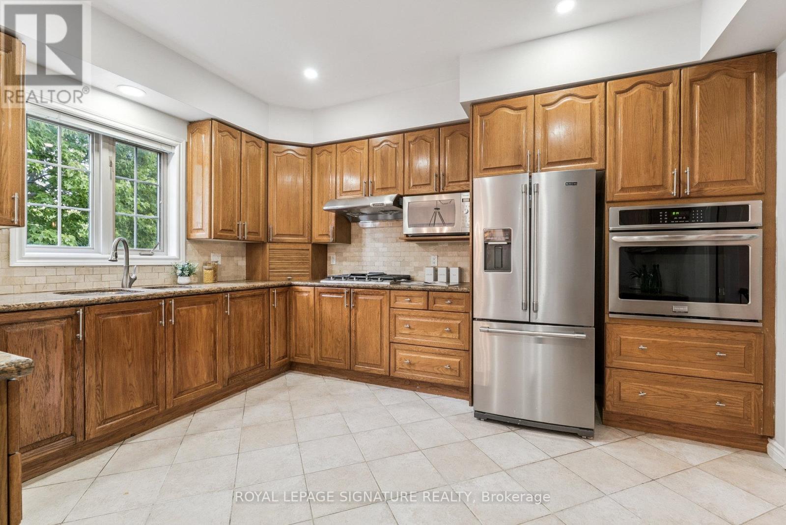 12 Mccullough Court, Barrie (South Shore), Ontario  L4N 8M3 - Photo 14 - S12867100