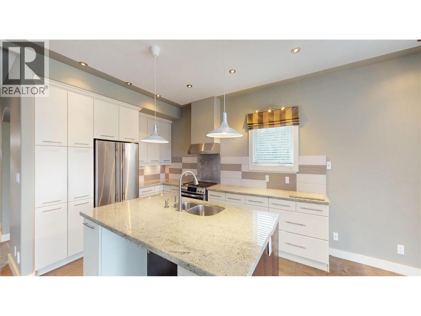 1631 Mt. Pyramid Crescent, Cranbrook, British Columbia  V1C 6K8 - Photo 6 - 10379095