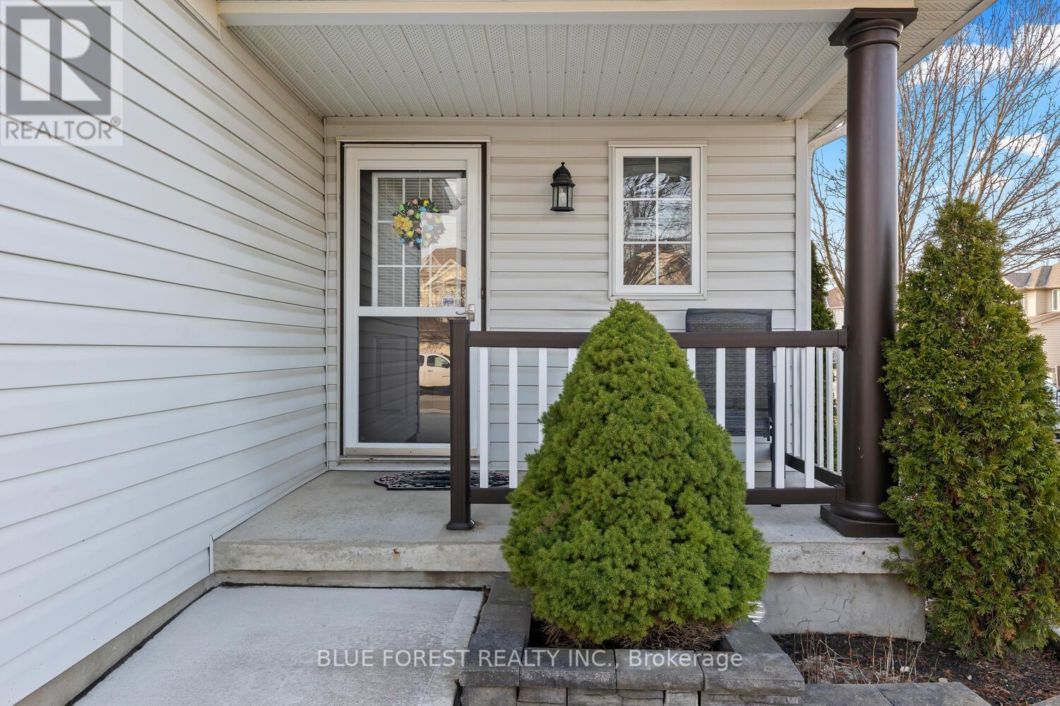 696 Fieldgate Circle, London East, Ontario  N5V 5E8 - Photo 6 - X12878018